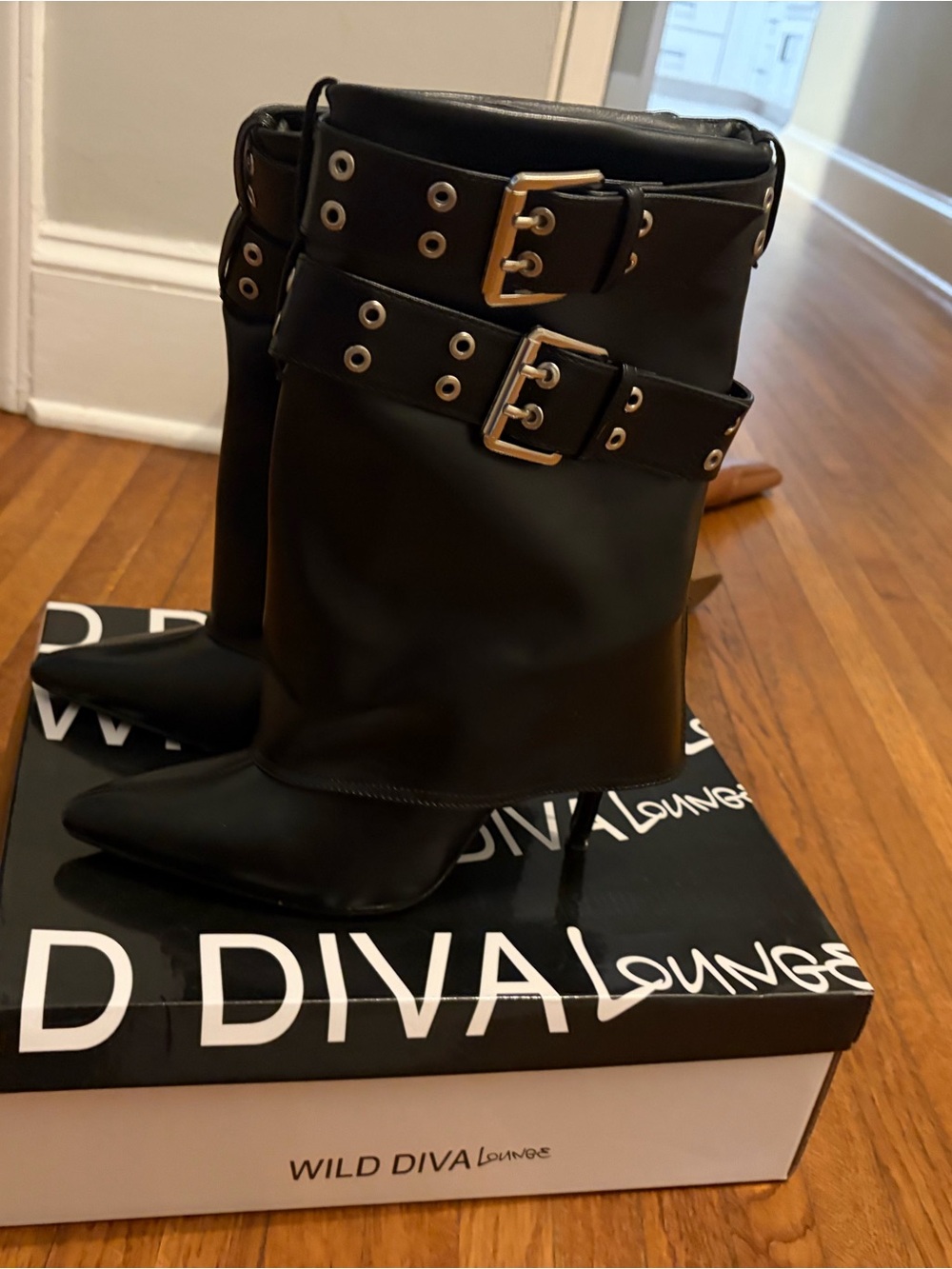 DIVA Lounge Black Pointed Toe Buckle Stiletto Boots